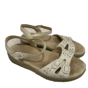 SAS Size 7 Tripad Comfort Women’s White Sandals